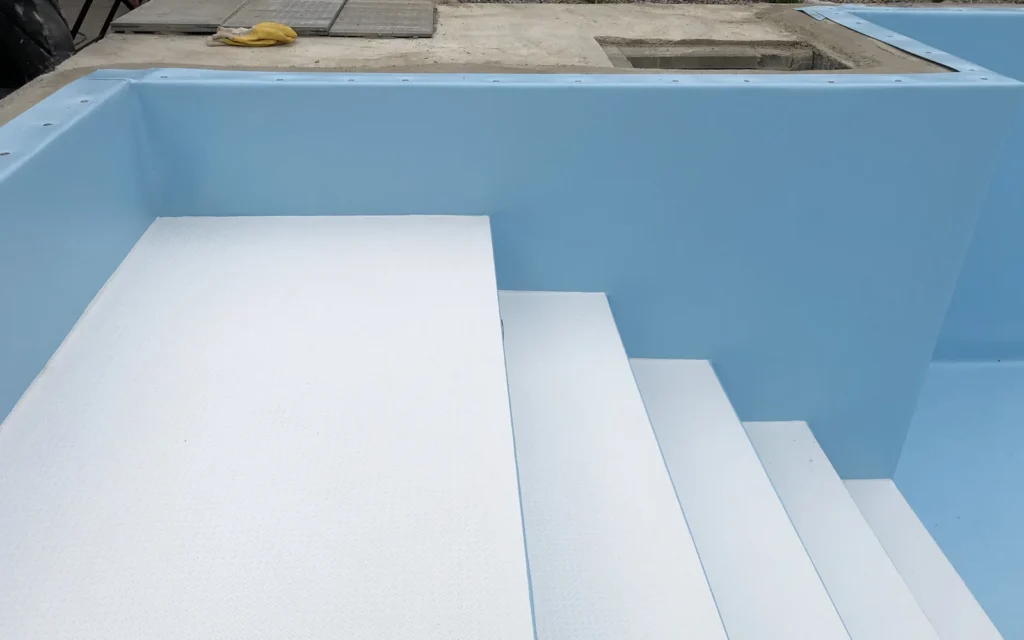 Material, Farbe und Details für eine neue Folie auswählen